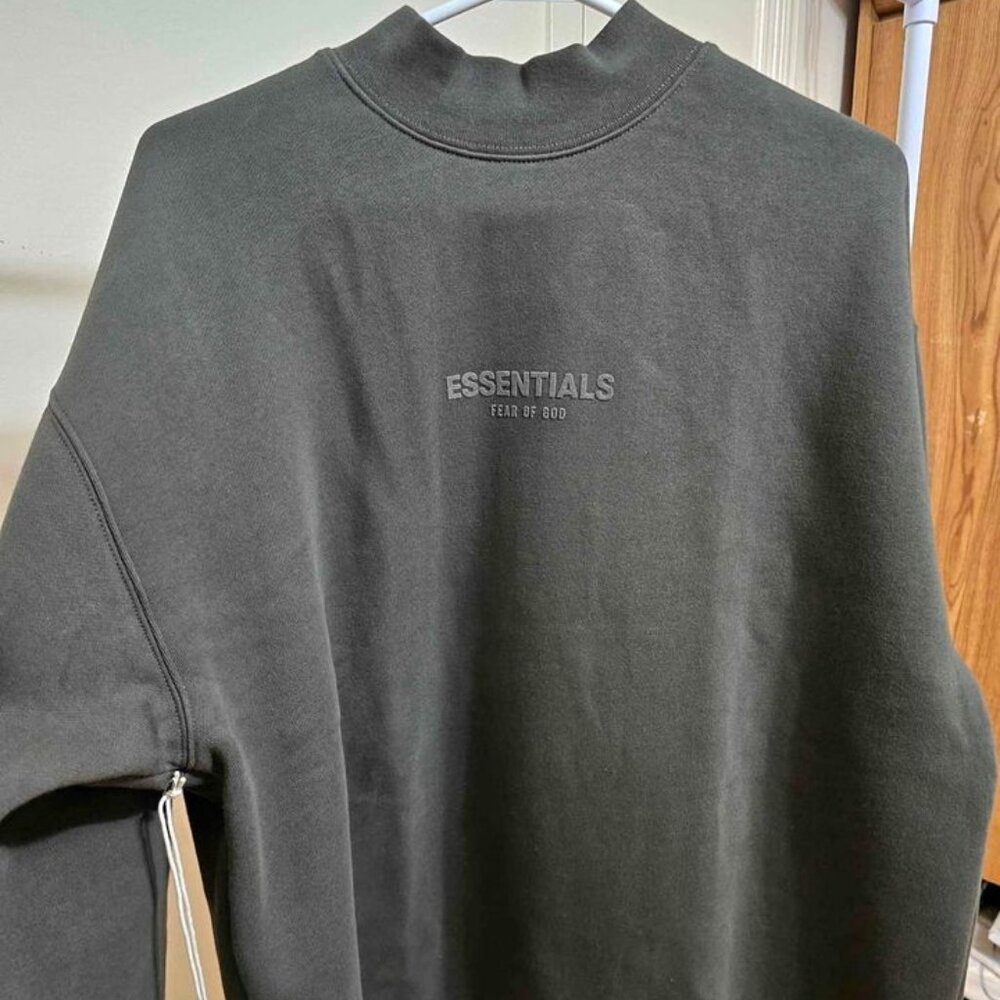 Fear of god essential sweatshirt